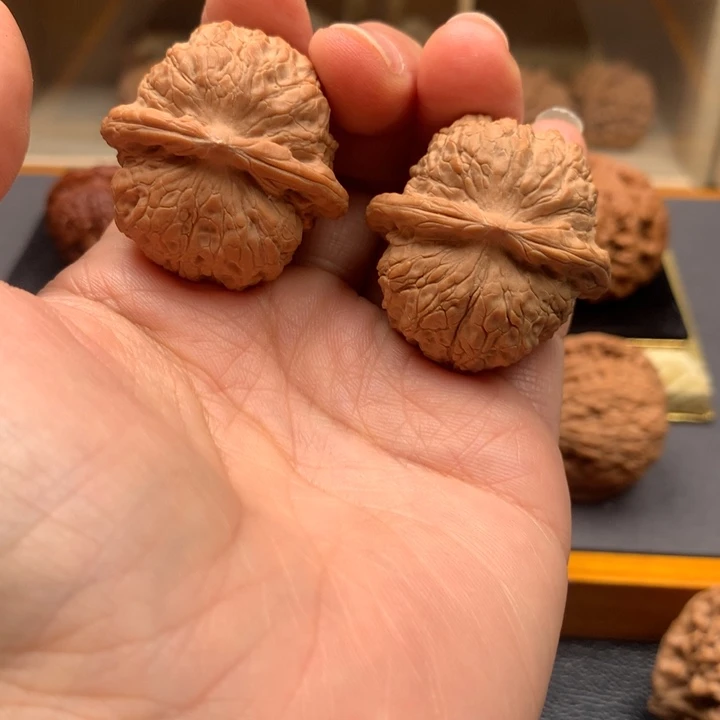 文玩核桃吊坠摄****?血麒麟