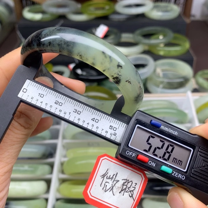 蛇纹石玉未镶嵌手镯633