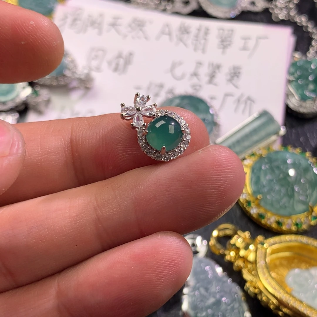 翡翠未镶嵌颈饰小提溜