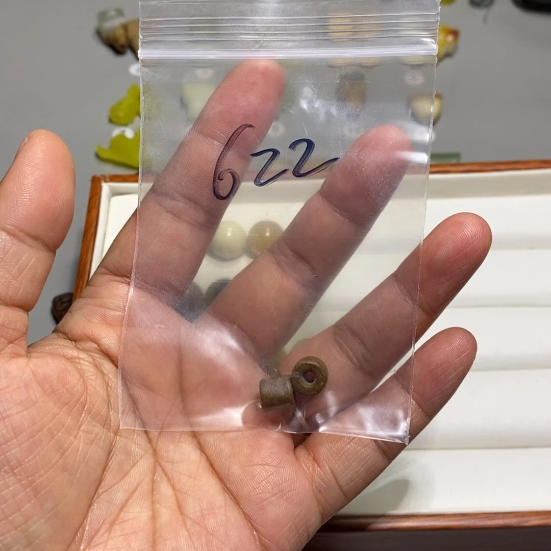 蛇纹石玉未镶嵌颈饰用****2