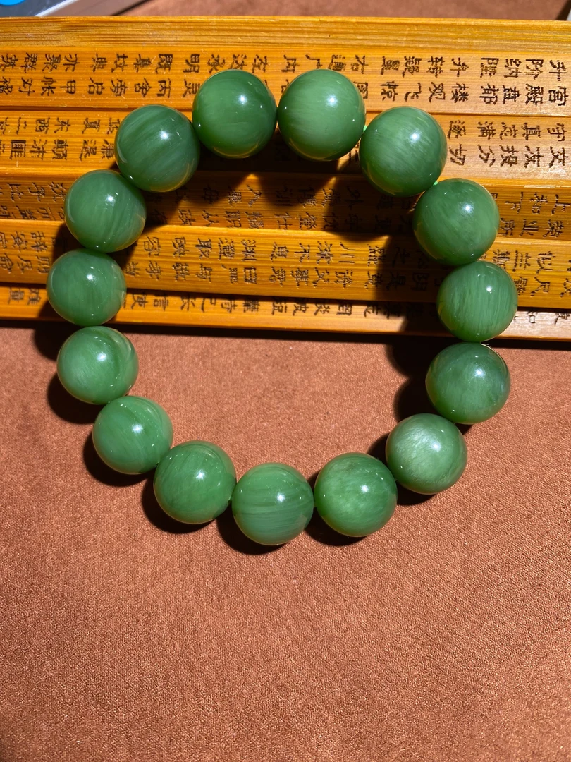 碧玉阳绿大规格圆珠手串16mm左右精美经典
