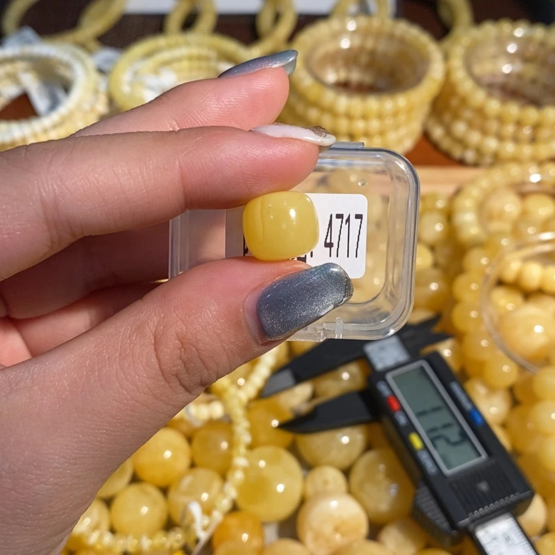 未镶嵌琥珀珠宝奇石4717