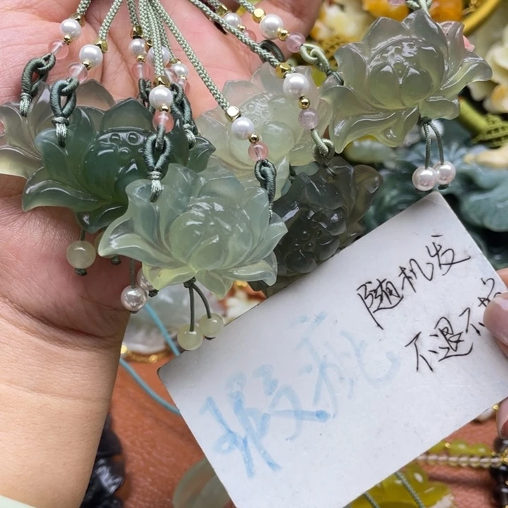 蛇纹石玉未镶嵌吊坠