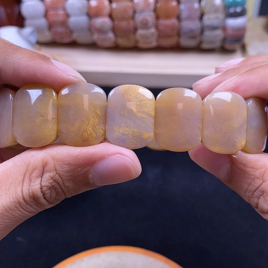 硅化珊瑚（珊瑚玉）未镶嵌手牌?****