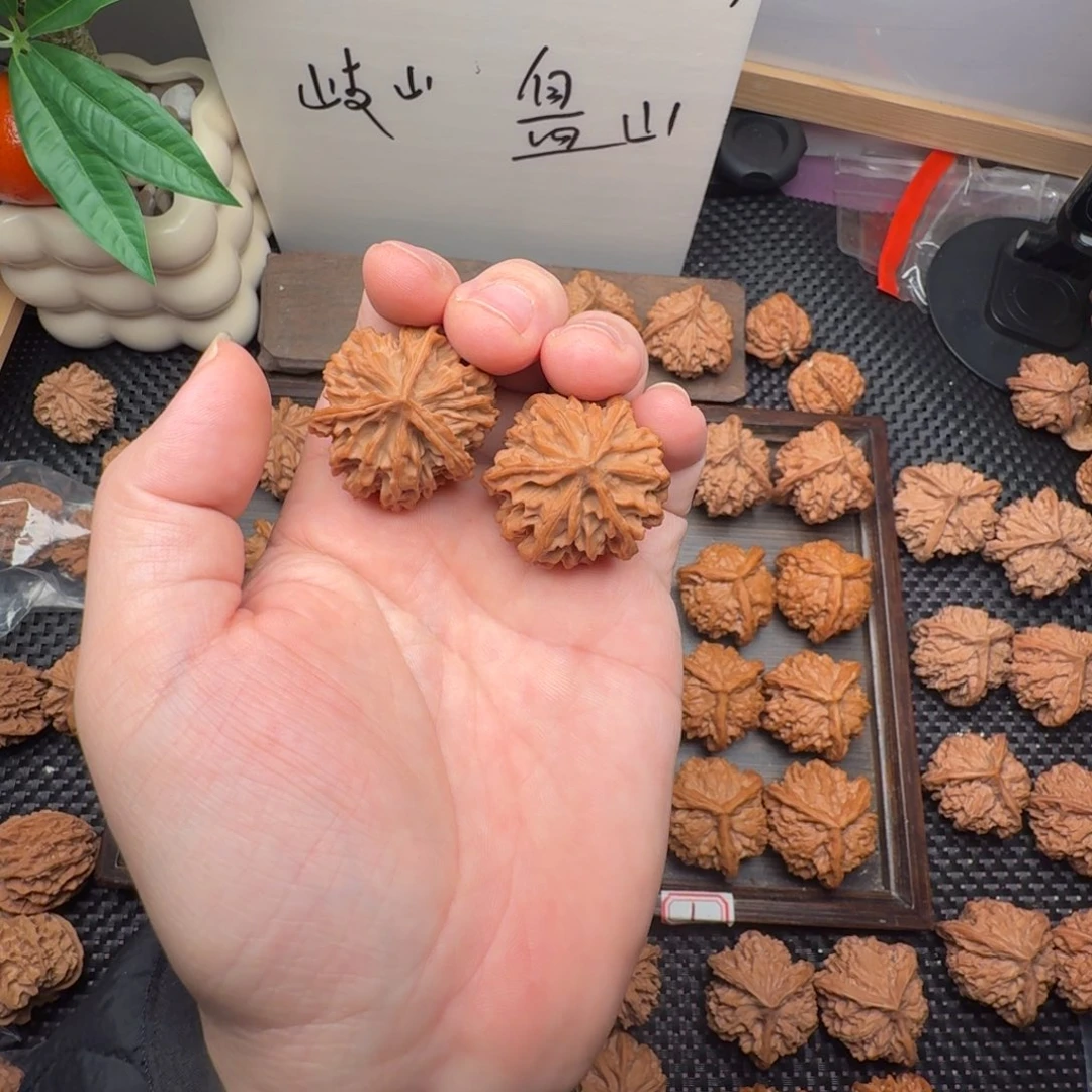 夢***哟文玩核桃吊坠岐山三棱文玩核桃（）0850