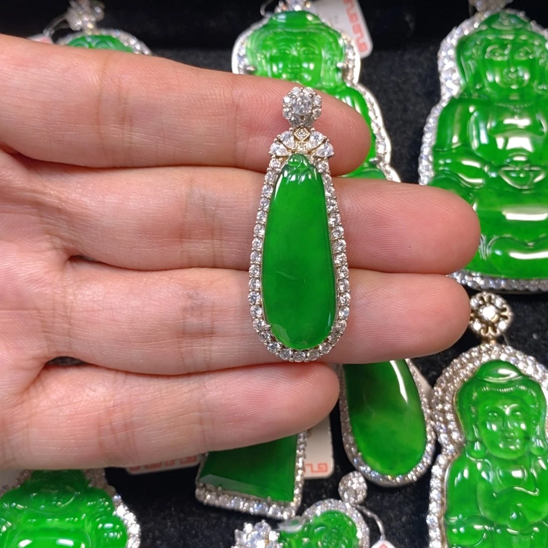 颈饰银S925镶嵌翡翠福瓜吊坠