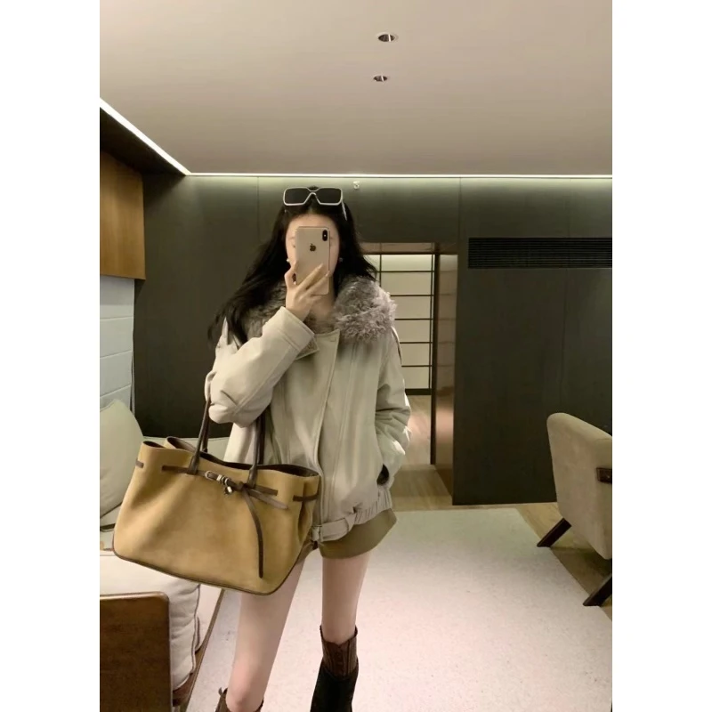 秋冬穿搭设计感英伦风百搭气质休闲外套秋季慵懒风时尚直筒短裤潮