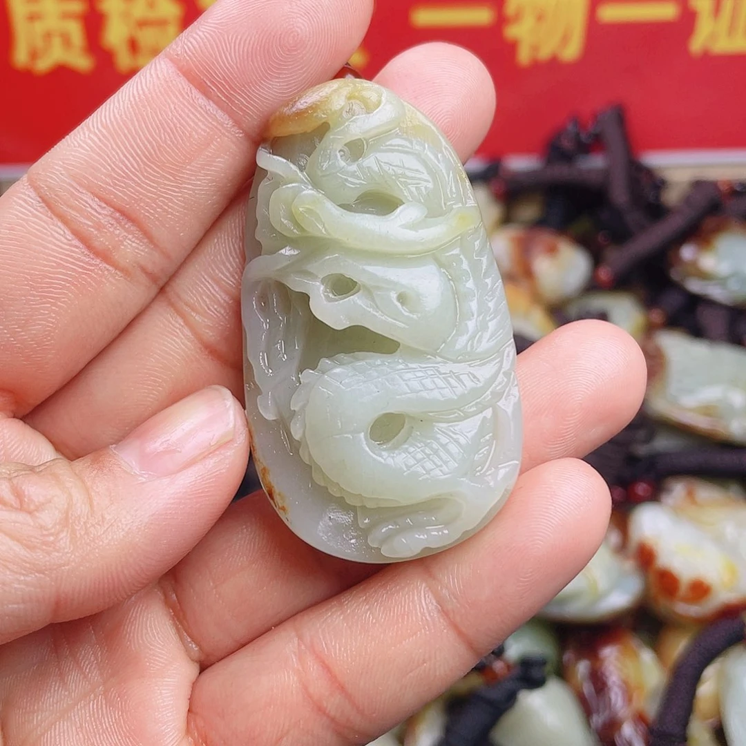 和田玉颈饰未镶嵌