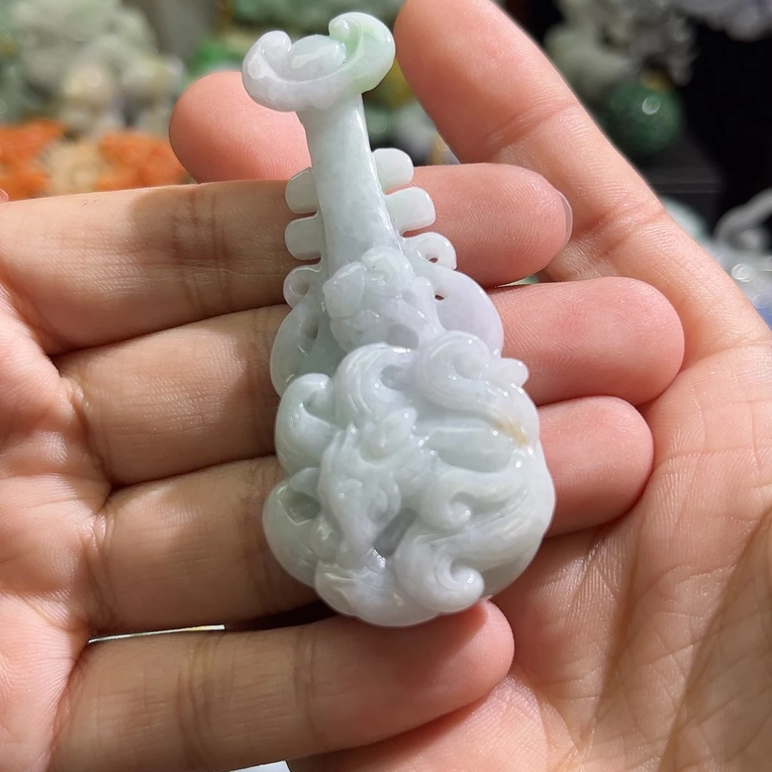 翡翠未镶嵌颈饰待编织