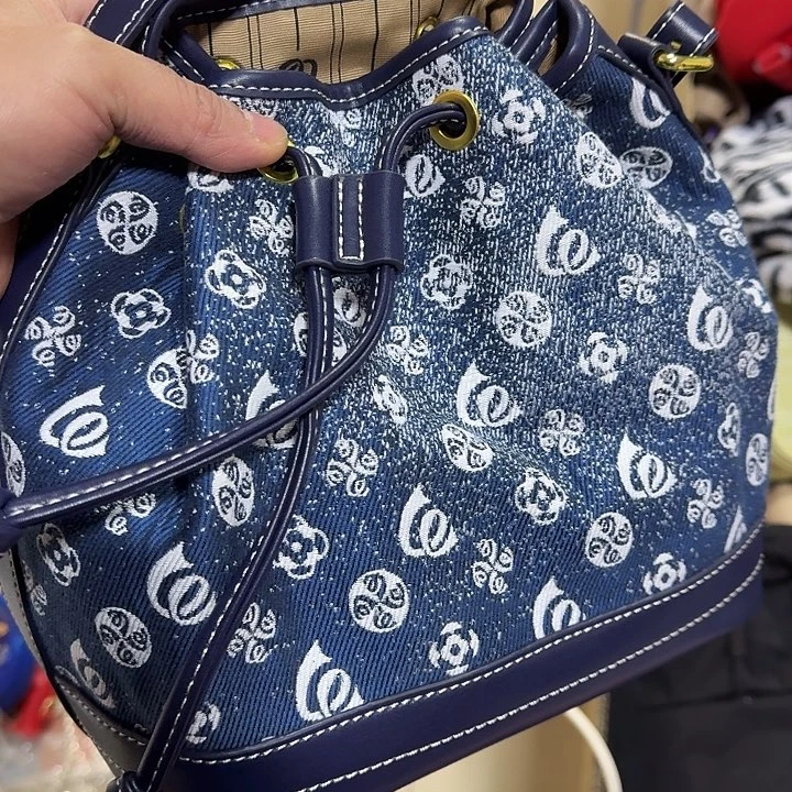 蚕丝你小牛发怒发怒分看看