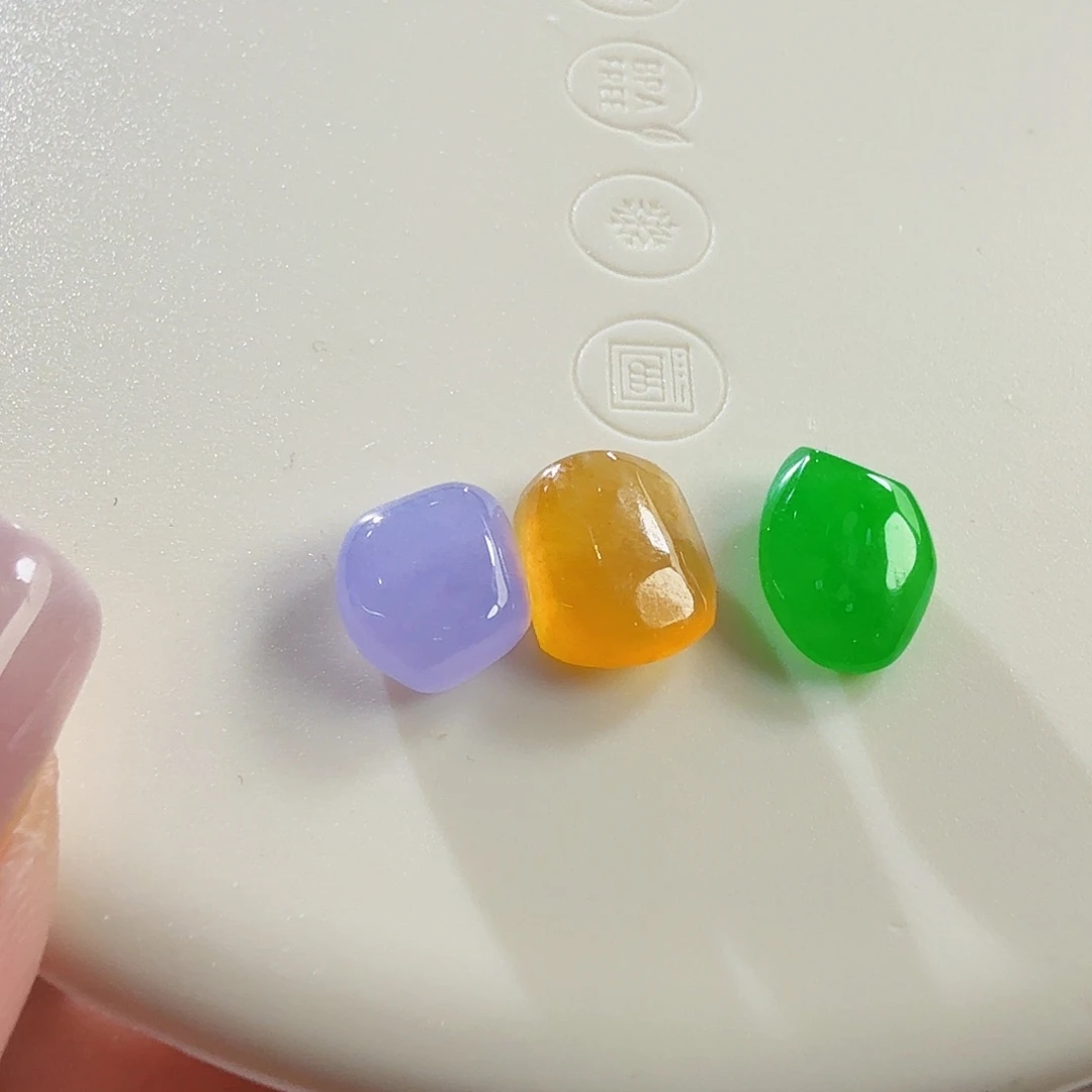 翡翠未镶嵌颈饰裸石