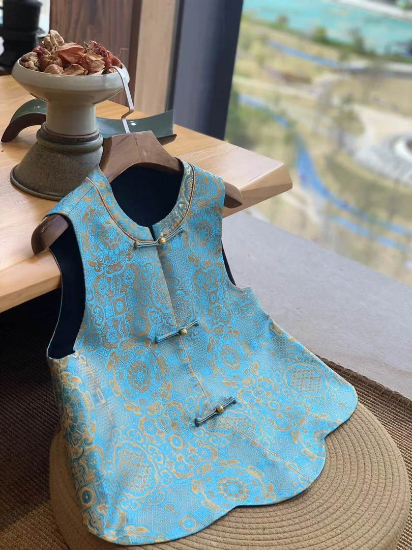 王千千【华灯初上】2025新中式国风提花通勤赫本显瘦织锦缎马甲