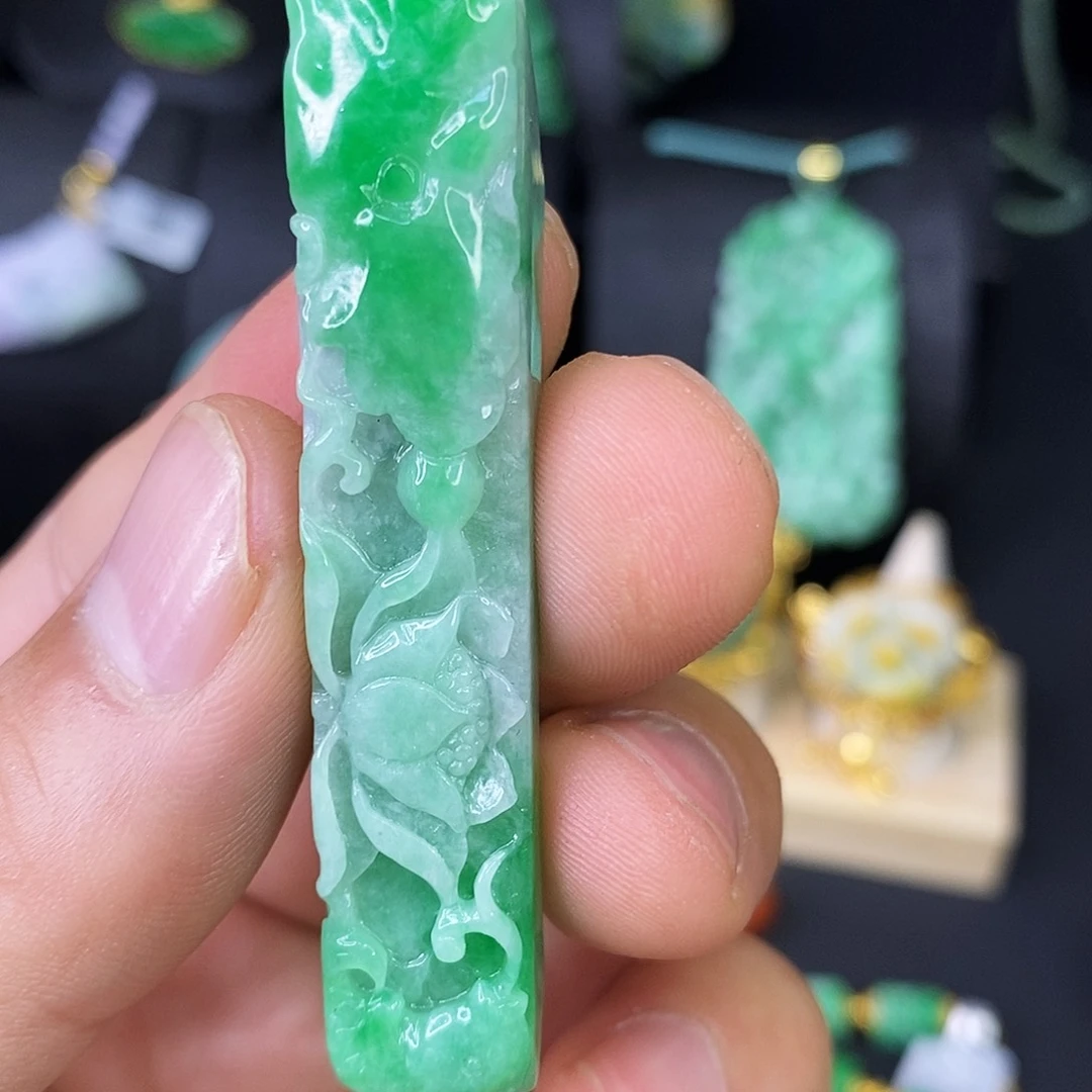颈饰未镶嵌翡翠吊坠