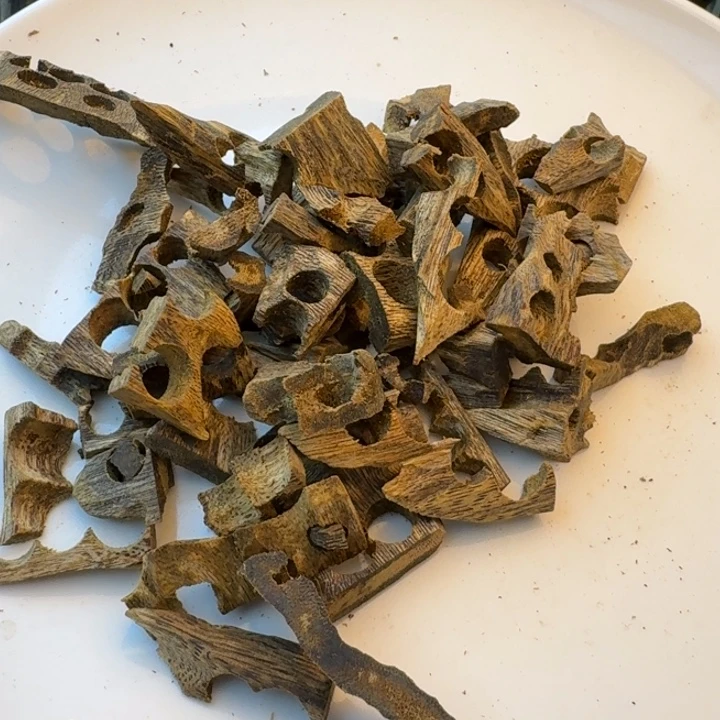 名***臣沉香沉香碎屑海南白奇钻珠碎料150克