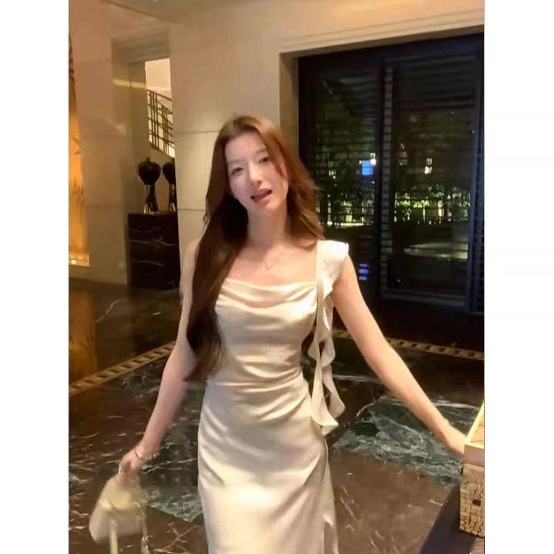 白色荡领开叉吊带连衣裙女夏季法式高级感纯欲气质辣妹收腰中长裙