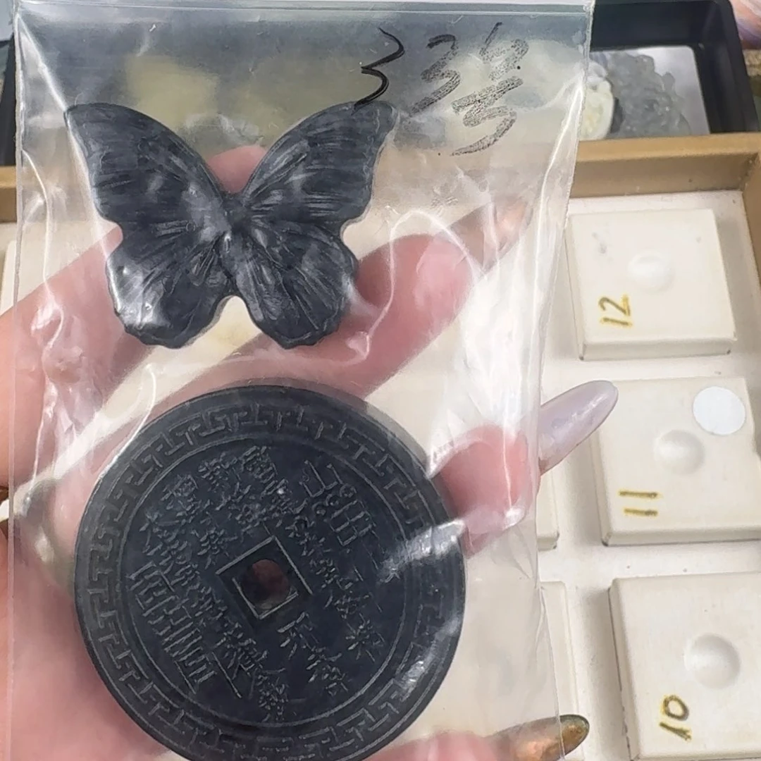 未镶嵌蛇纹石玉颈饰