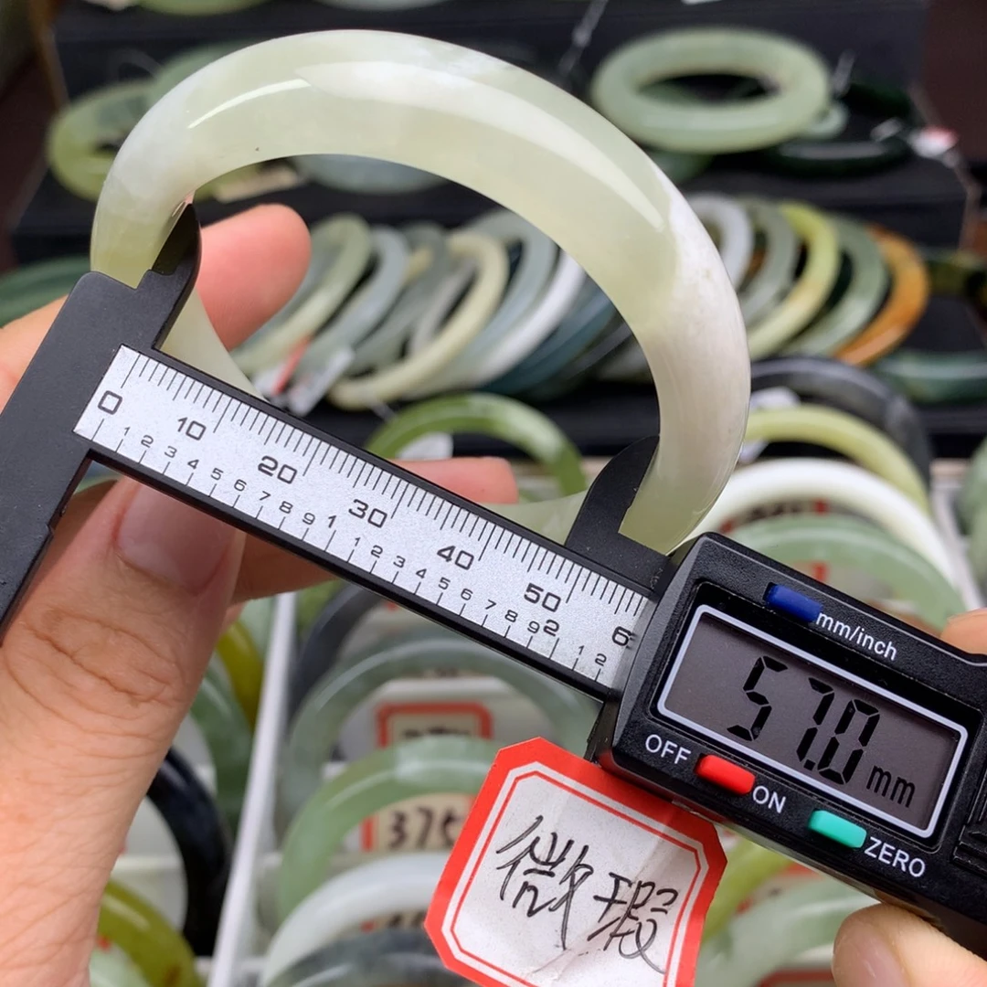 未镶嵌蛇纹石玉手镯372