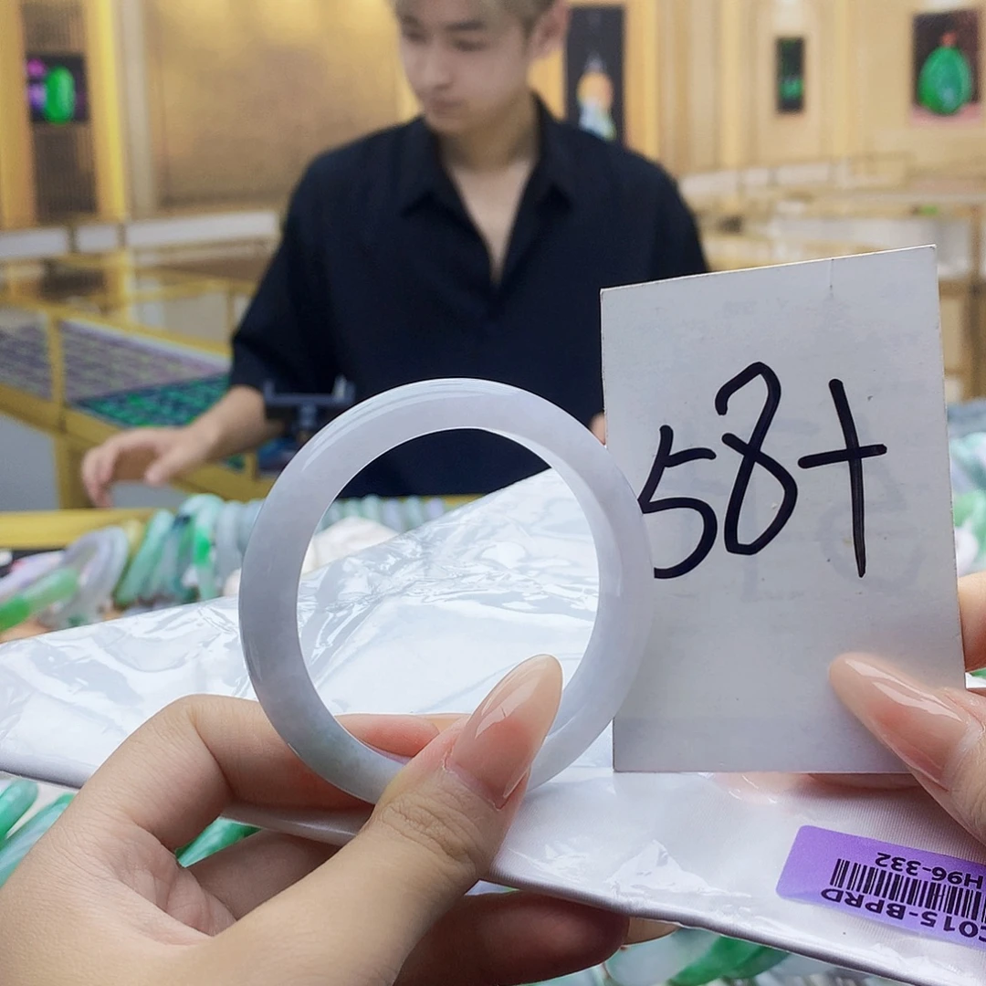 翡翠手镯未镶嵌0088667890