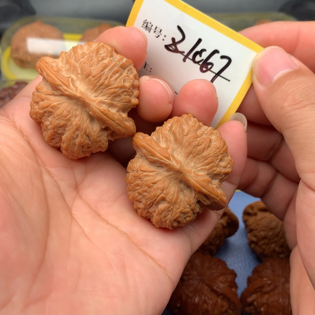 别***_文玩核桃把件血麒麟1067