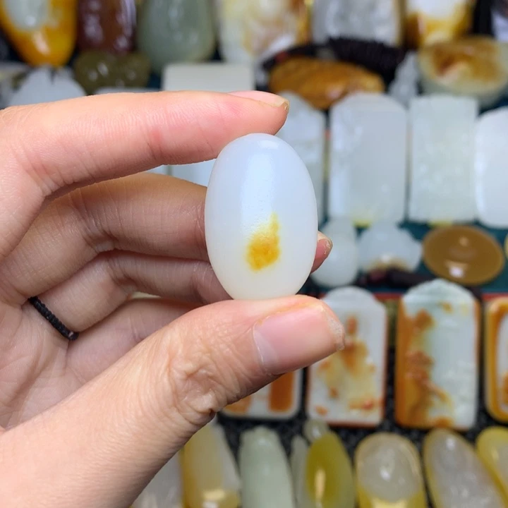 和田玉（糖玉）未镶嵌颈饰