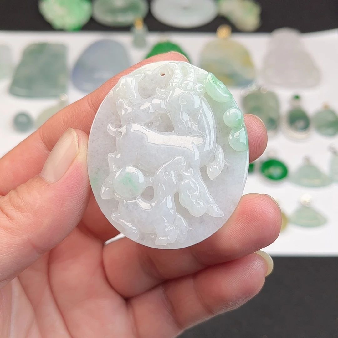 翡翠未镶嵌颈饰三羊开泰