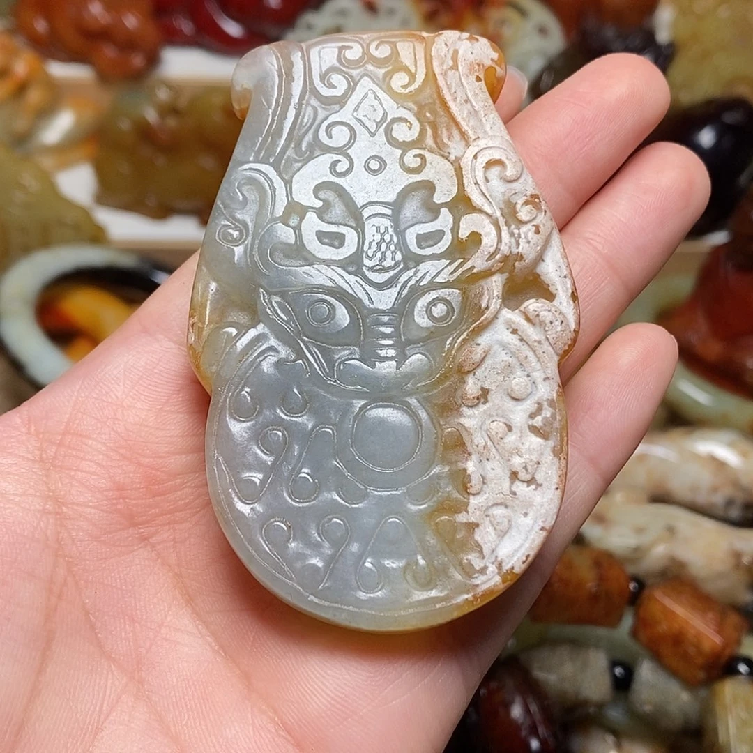 蛇纹石玉未镶嵌颈饰