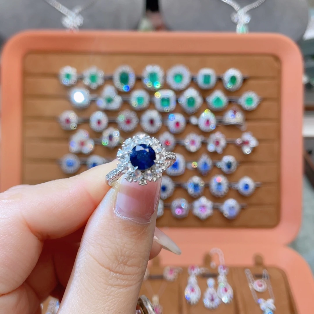 蓝宝石戒指18K金镶嵌1.63