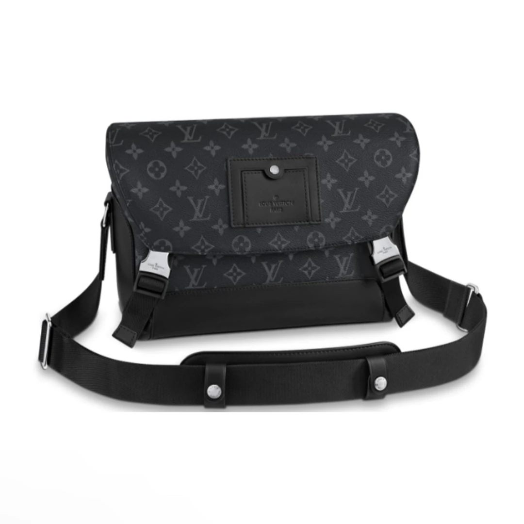 99新 LouisVuitton/路易威登 voyager 黑武士男士斜挎邮差包