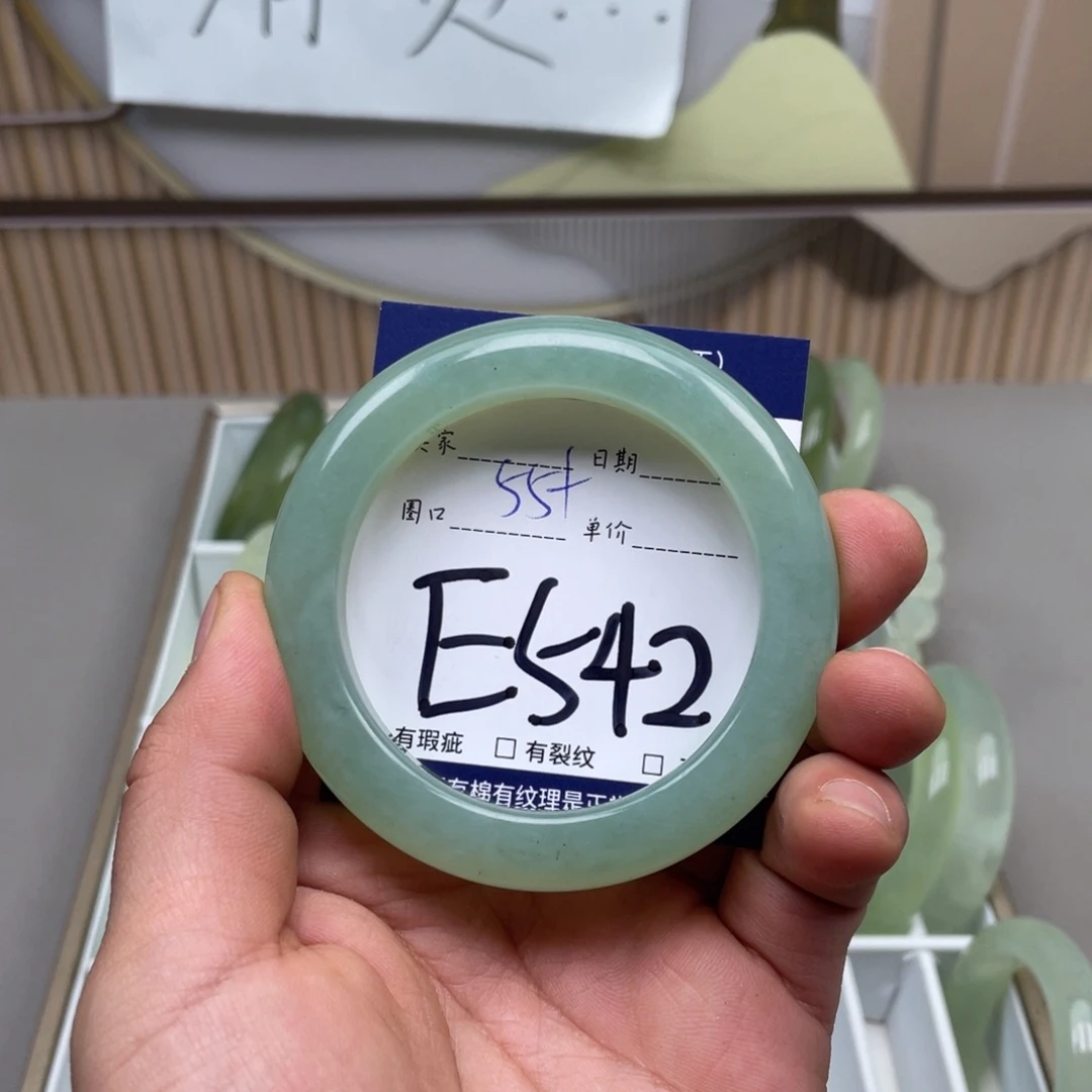 岫玉手镯手镯未镶嵌