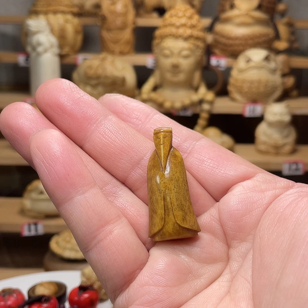 竹鹿角雕刻翁仲小挂件