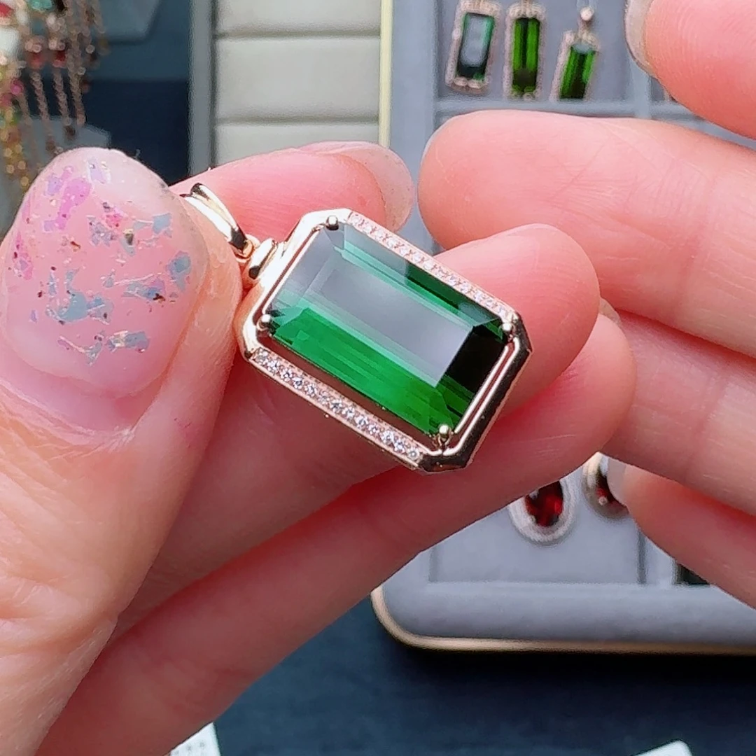 18K金镶嵌吊坠碧玺