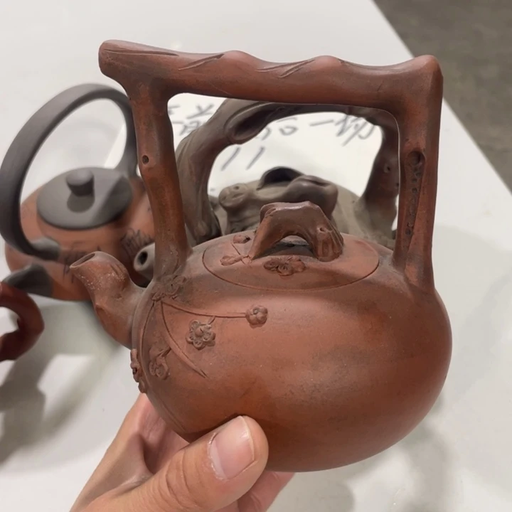 紫砂茶壶老厂紫砂壶一件。