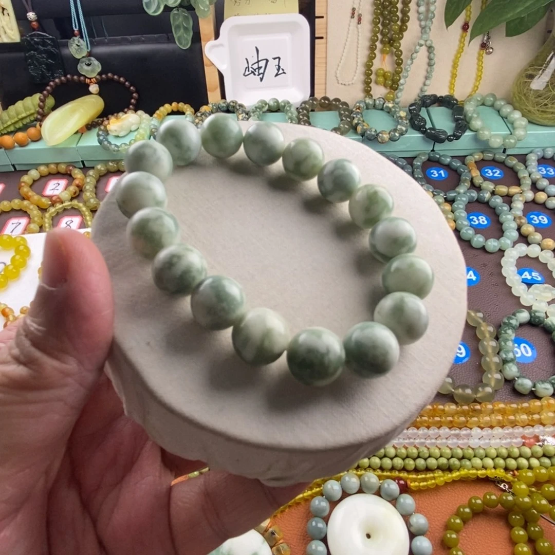 蛇纹石玉手串未镶嵌忆***年