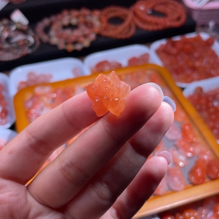 南红玛瑙未镶嵌配饰莲花2187