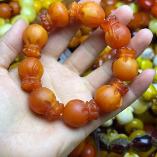 琥珀未镶嵌手链蜜蜡