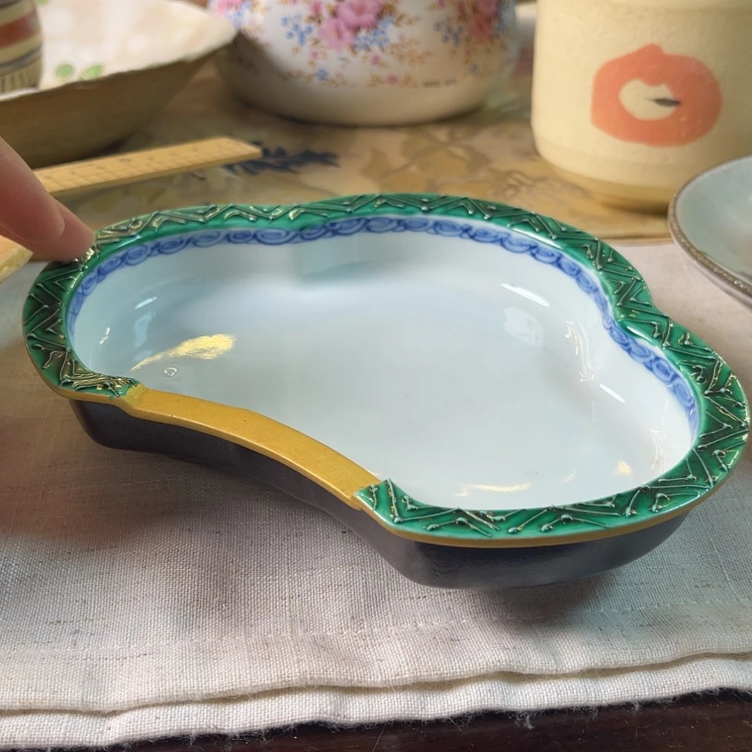 瓷片?****云朵绿釉盘子