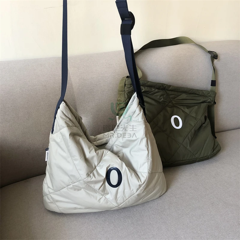 菱格填充棉大容量单肩斜跨包男女情侣包休闲包