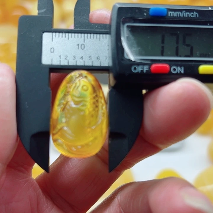 琥珀（矿物珀）未镶嵌裸石