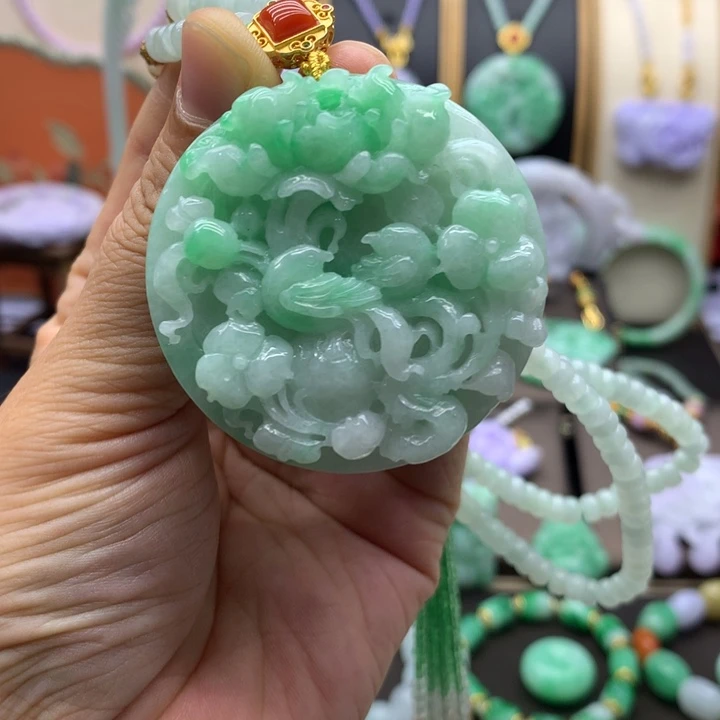 吊坠(赠链)未镶嵌翡翠