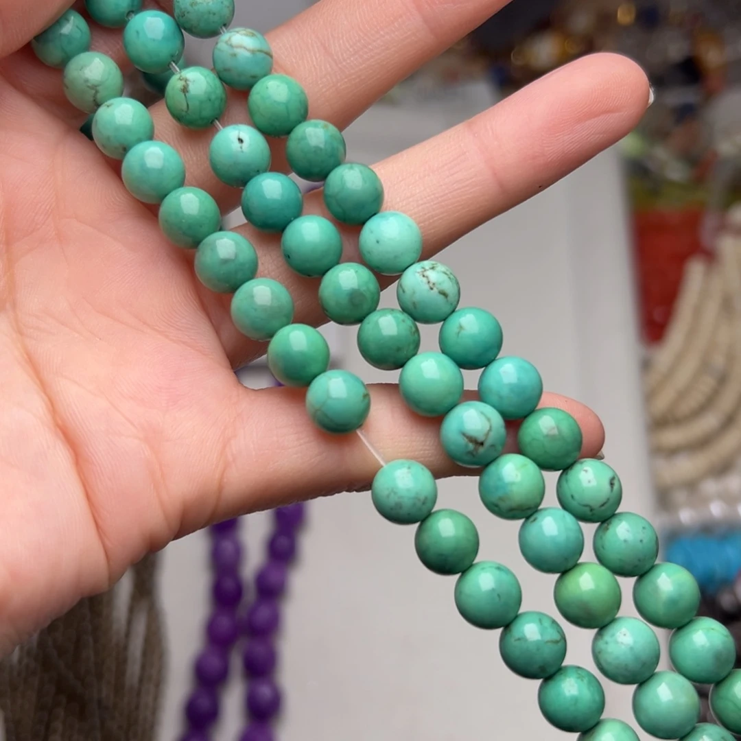 玛瑙/玉髓合金珠宝半成品W467。8.4mm湖绿圆珠一条