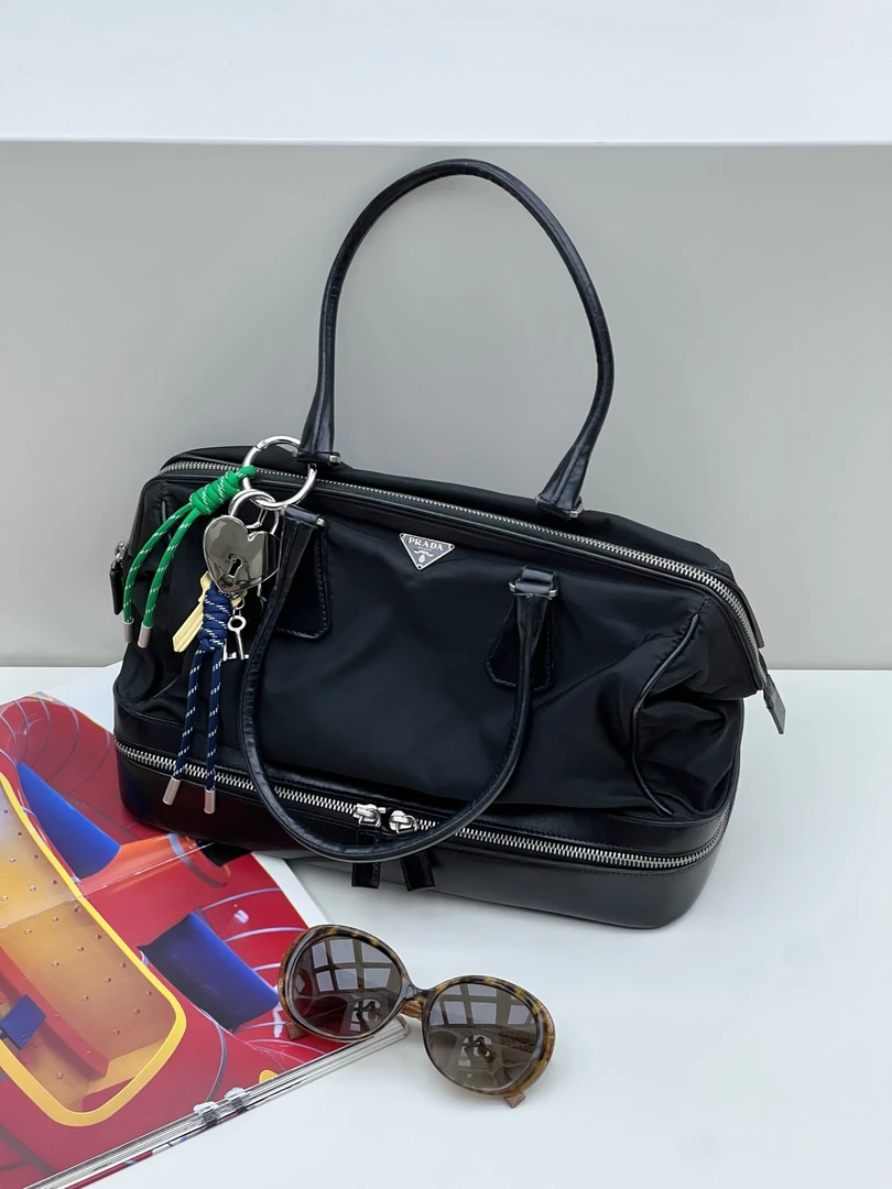 95新 Prada/普拉达 觅时/拉链三角标托特/113020