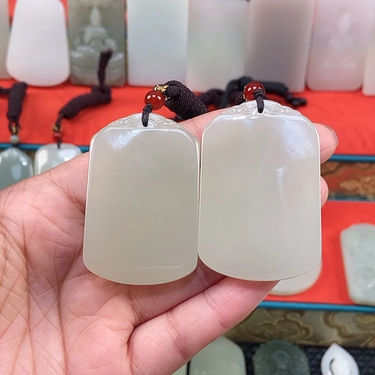 【闪购商品】颈饰未镶嵌和田玉天***似