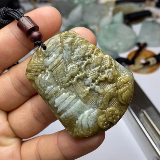 翡翠未镶嵌颈饰翡翠