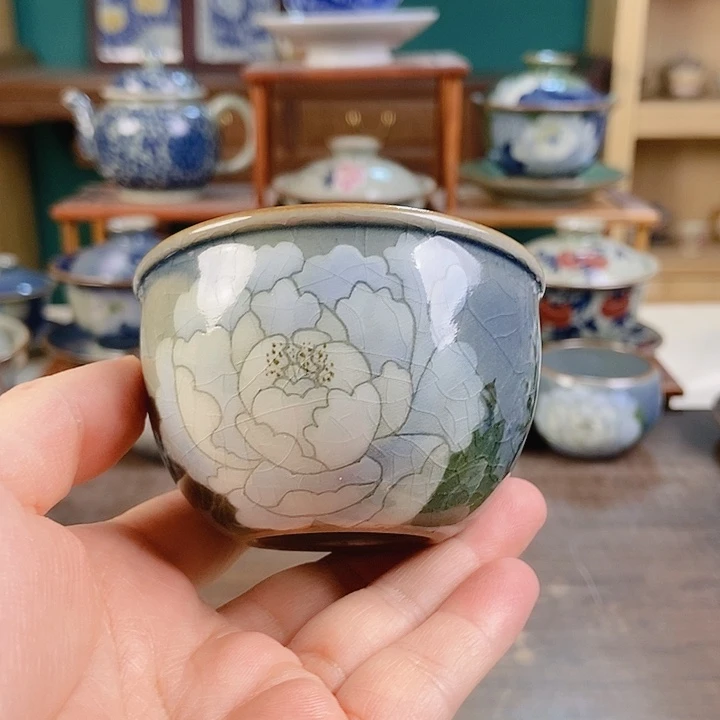 瓷片手工制作工艺精湛等