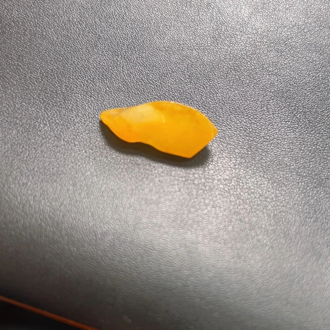 定制翡翠未镶嵌鸡油黄