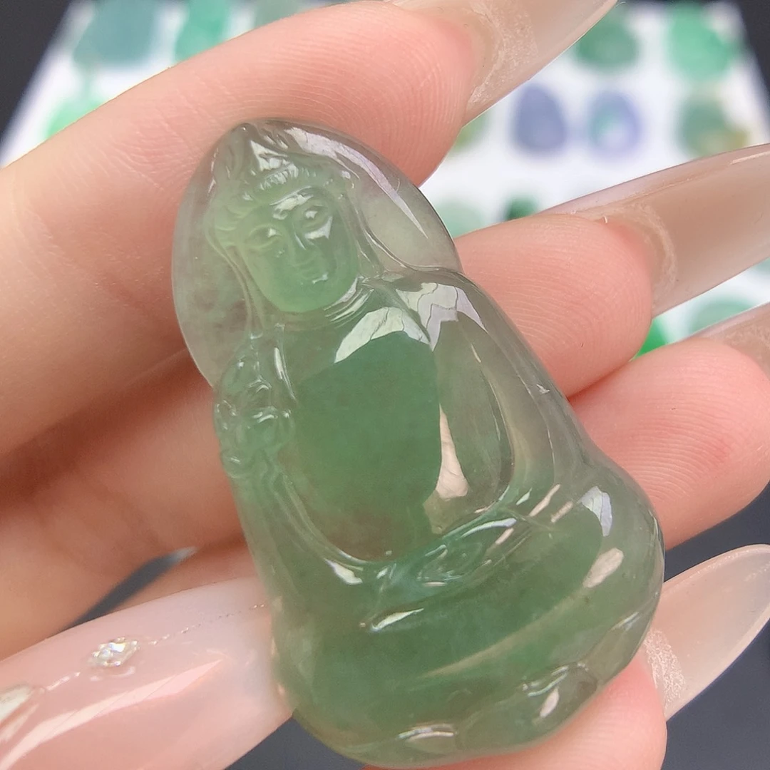 翡翠未镶嵌颈饰素衣观音