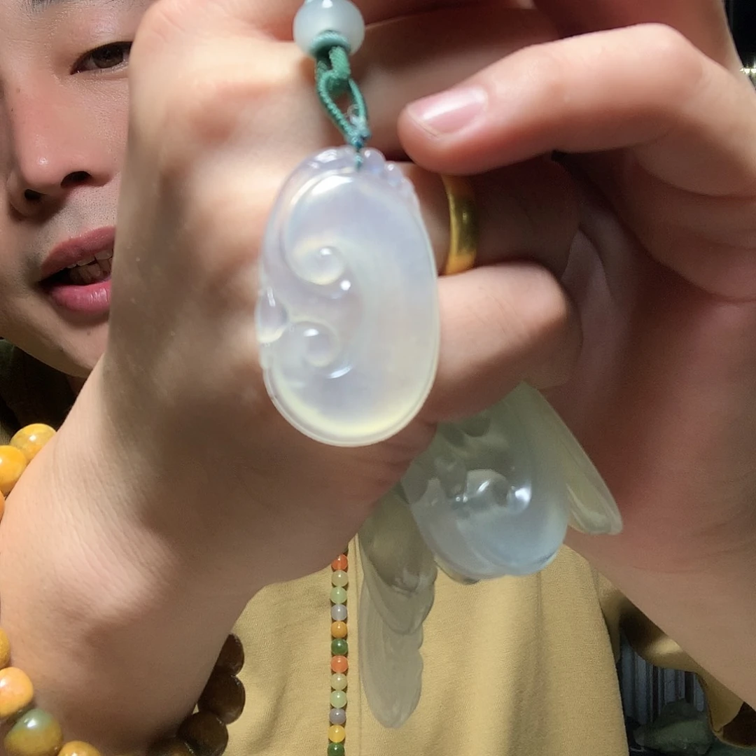 未镶嵌蛇纹石玉颈饰