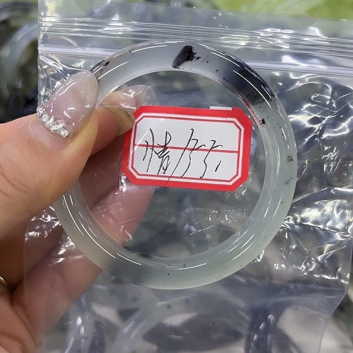 小***情蛇纹石玉未镶嵌手镯