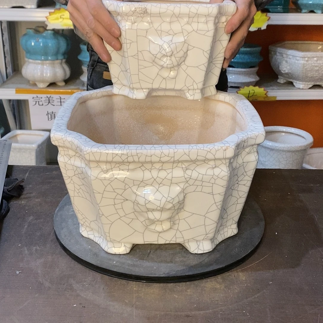 花盆花盆里放满鲜花