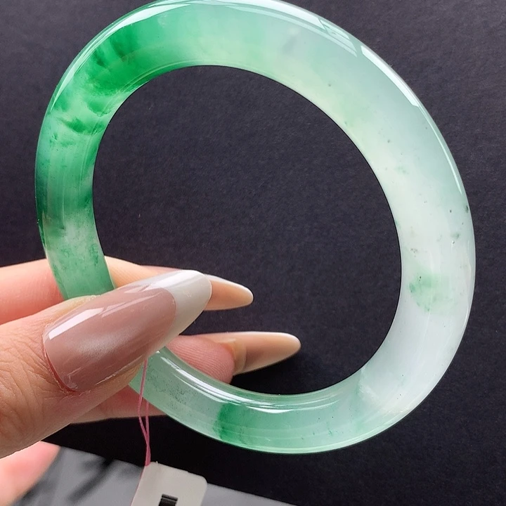 未镶嵌手镯石英质玉